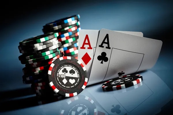 Mobile interface rendering live casino tables